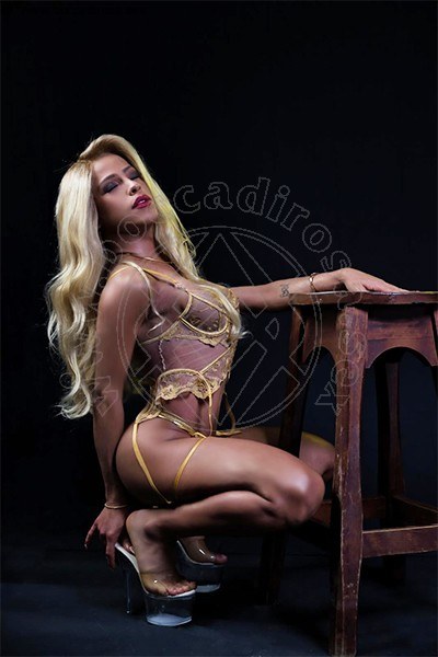 Foto Beatrice Britto  Trav 3883831887